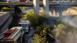 Incendio en lecho del río moviliza cuerpos de emergencia en Monterrey