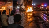Vecinos de Zapoapan bloquean la 180 para exigir reparación tras hundimiento y accidentes