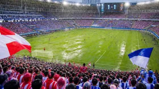 Bajo lluvia intensa, Puebla y Chivas empatan 1-1 en el Cuauhtémoc