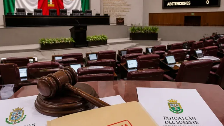 Congreso de Veracruz quita fuero a dos alcaldes de Movimiento Ciudadano