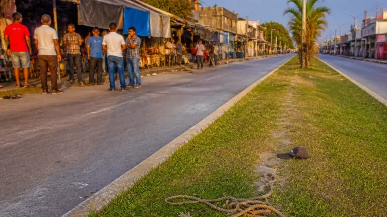 En Poza Rica comerciantes retienen a presunto ladrón; su escape evidencia ausencia policiaca