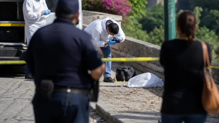 Hallan a mujer sin vida en Cuernavaca; autoridades investigan vínculo con otros homicidios en la región