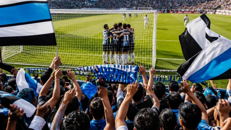 Querétaro remonta en Hidalgo y gana 2-1 con gol agónico de Alí Ávila